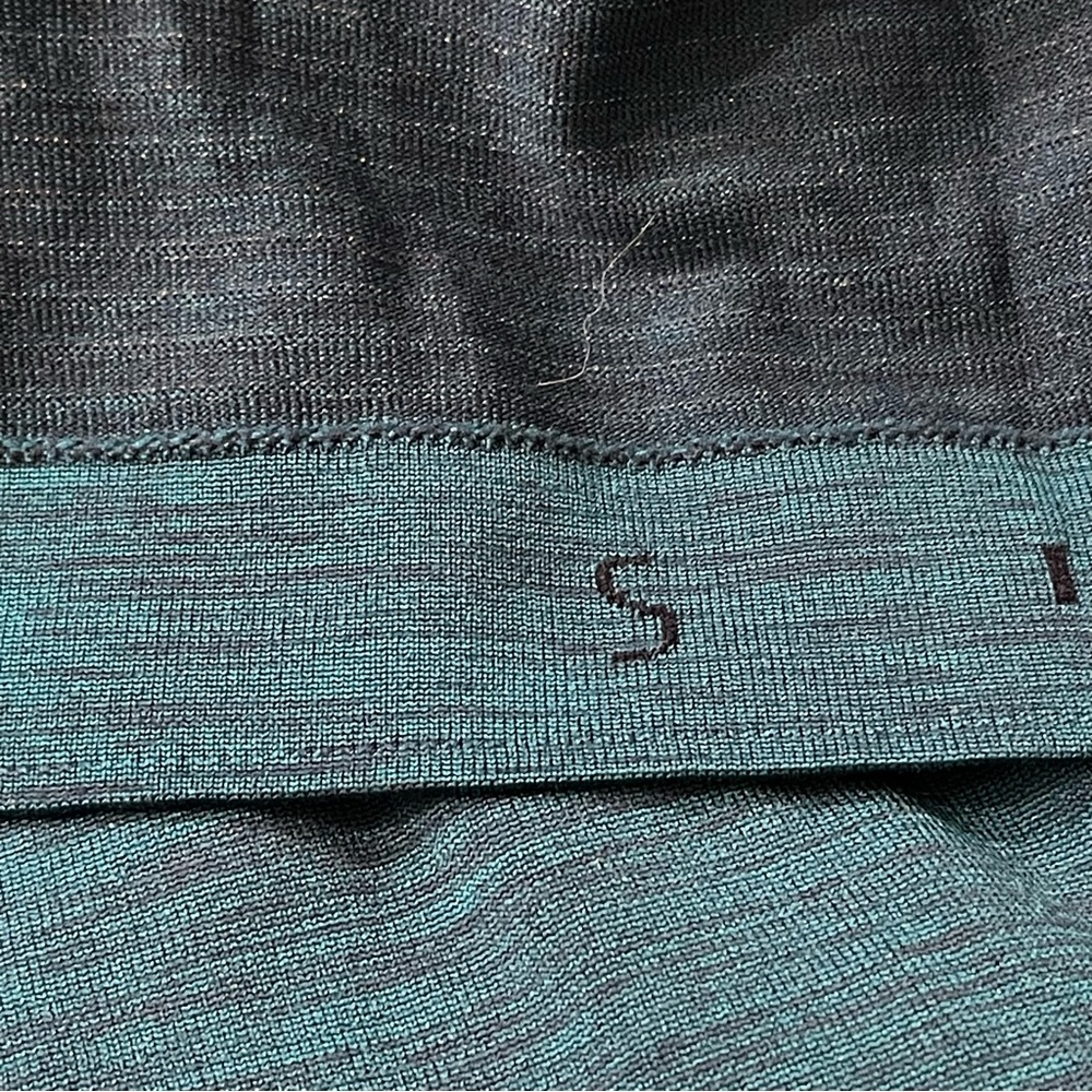 Lululemon Metal Vent Tech Short Sleeve Henley
in Night Diver / Capri - Picture 5 of 6